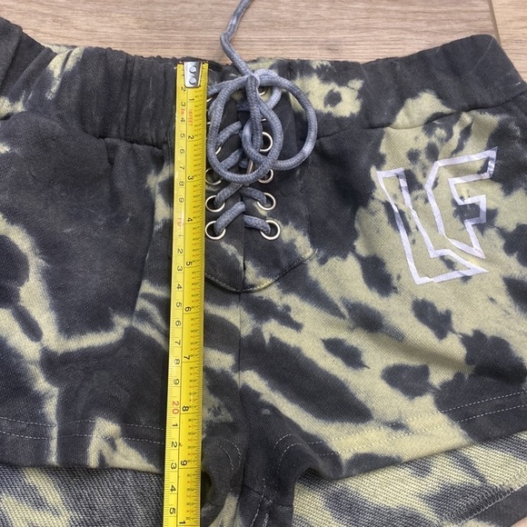 LF |‎ Tracker | Lace Up Gym Sweat Shorts - Picture 13 of 15